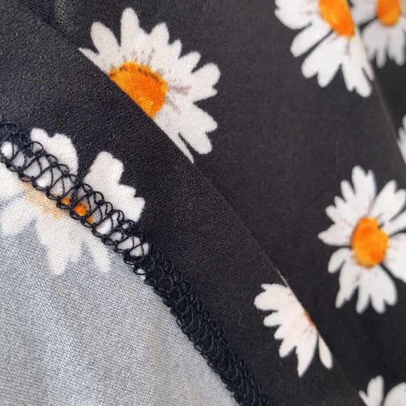 Zenana Black White Daisy Floral Print Cami Top Skirt Set - Picture 13 of 14